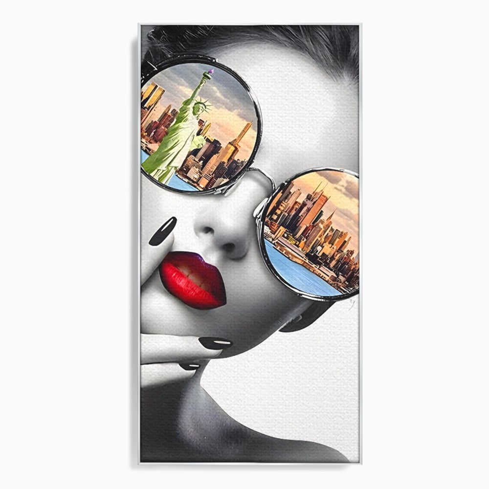 Tablou canvas cu tablou canvas cu portret femeie ochelari, in rama de aluminiu argintiu